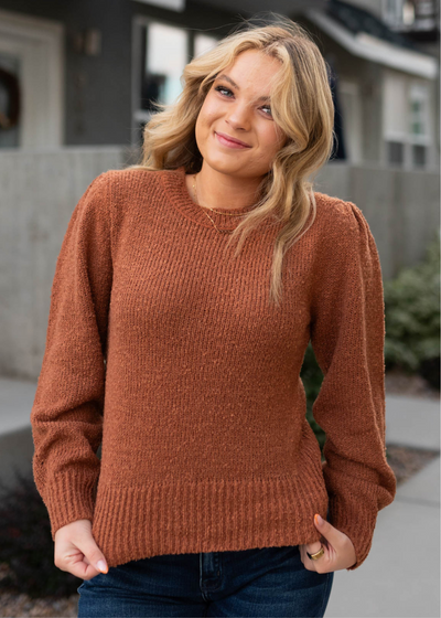 Small camel knit sweater with long sleeves