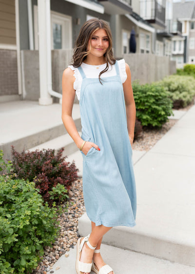 Denim-like strap dress with pockets