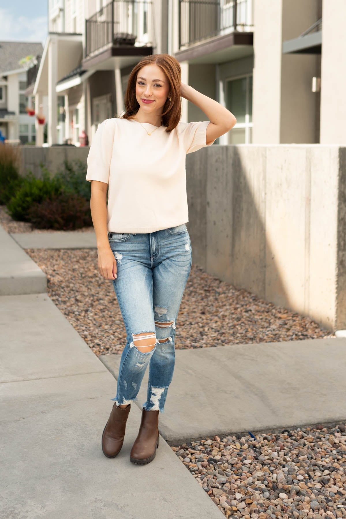 Ivory sweater with short sleeves