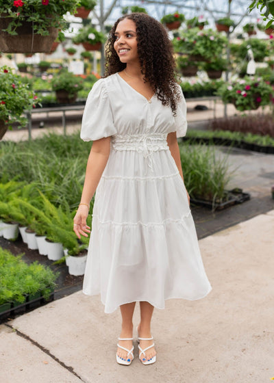 Ivory vneck dress with short sleeves