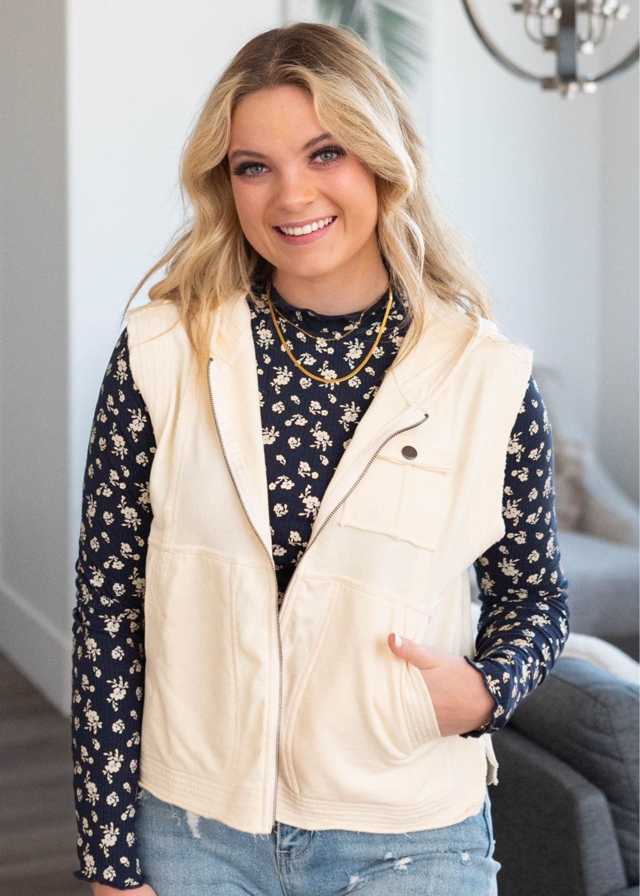 Journey cream vest with front pockets