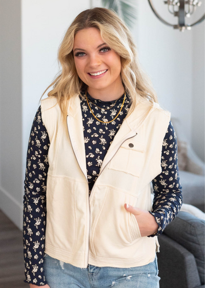 Journey cream vest with front pockets
