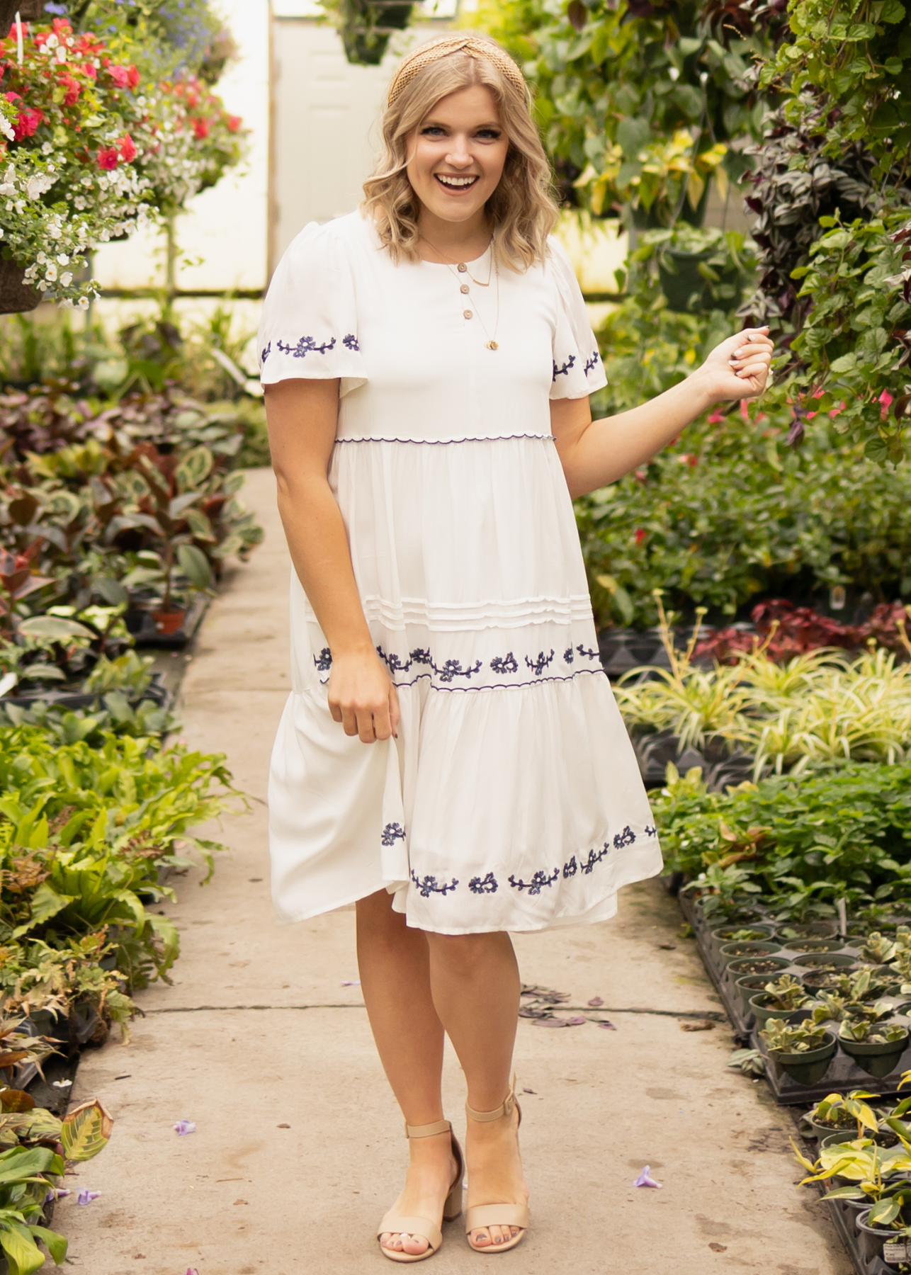Short sleeve white dress with blue embroidery