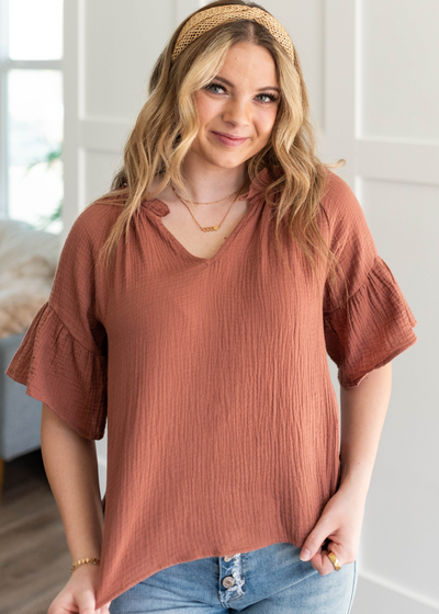 Terracotta blouse with short sleeve and ruffle 