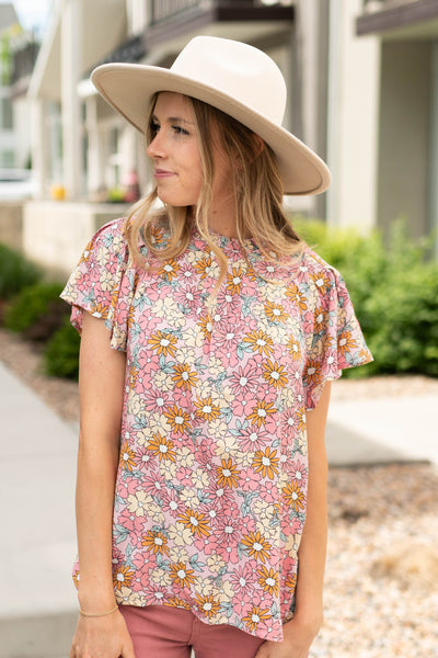 Short sleeve of a pink floral top