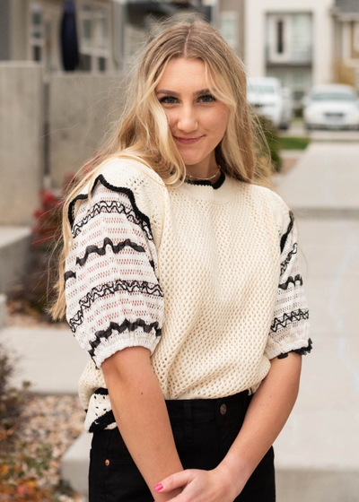 Cream puffed sleeve top with short sleeves