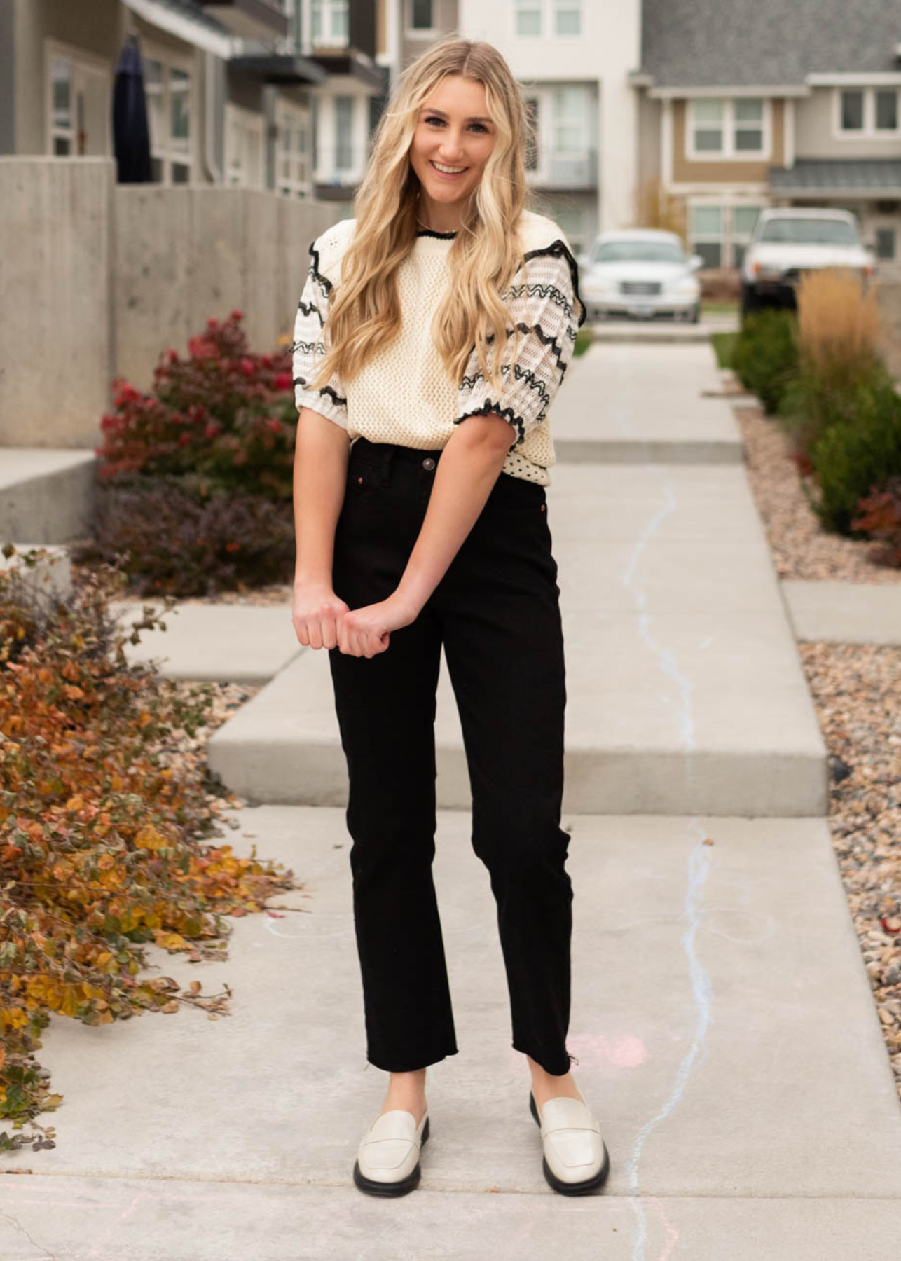 Cream puffed sleeve top
