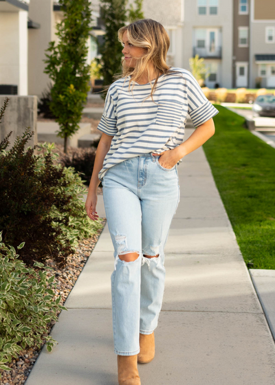 Short sleeve denim top with a pocket