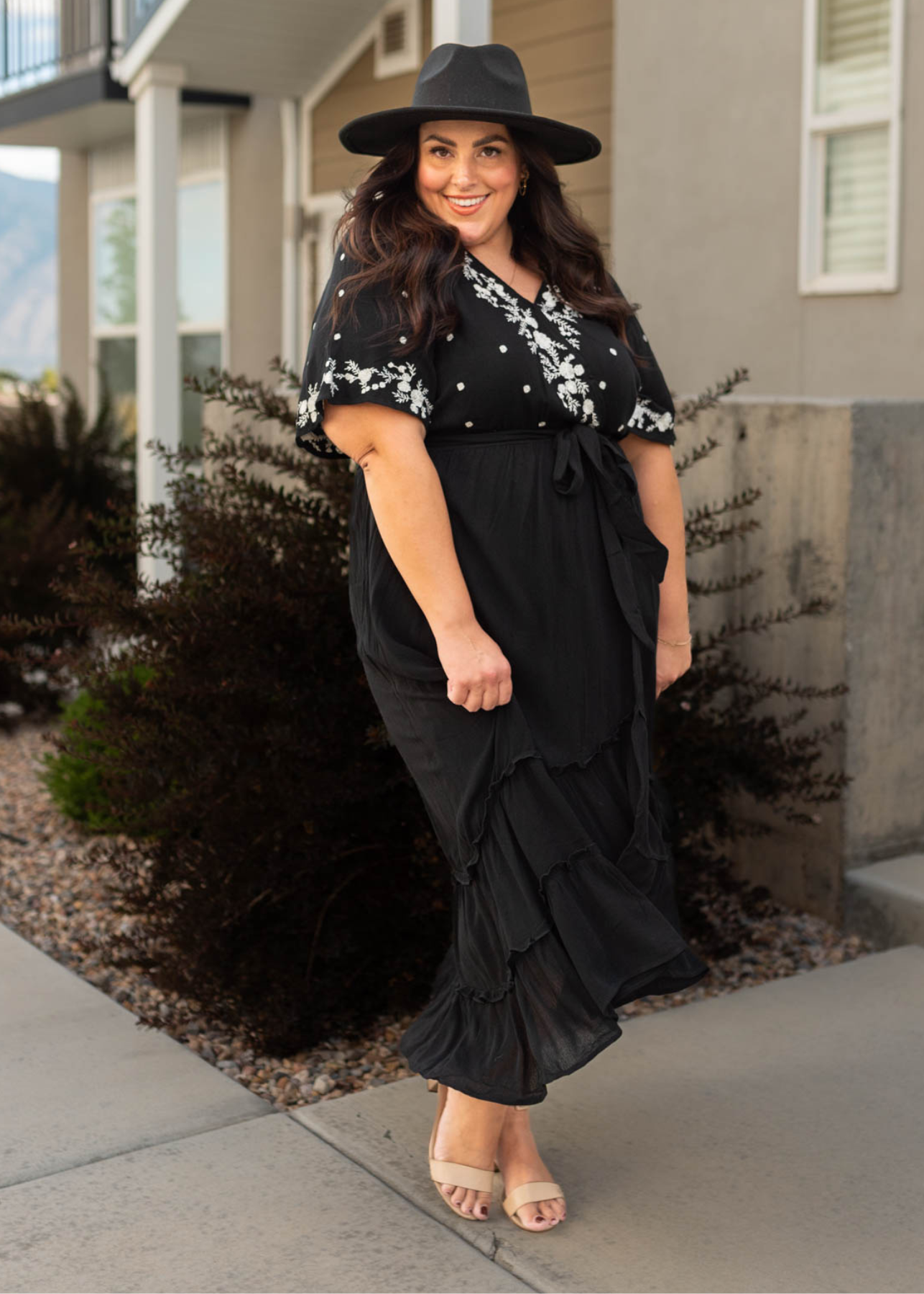 Short sleeve plus size black floral dress