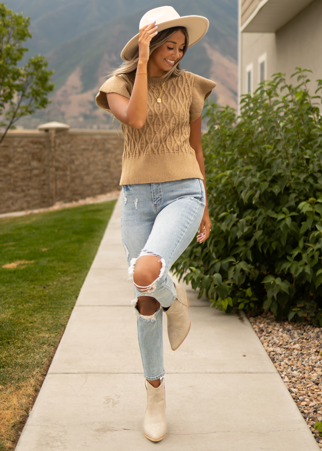 Mocha sweater with short cuff sleeves