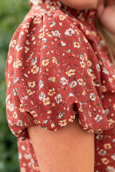 Floral pattern of a brick top