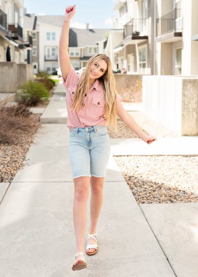 Mauve button down top with short sleeves
