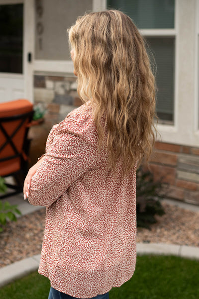 Side view of a brick cream top