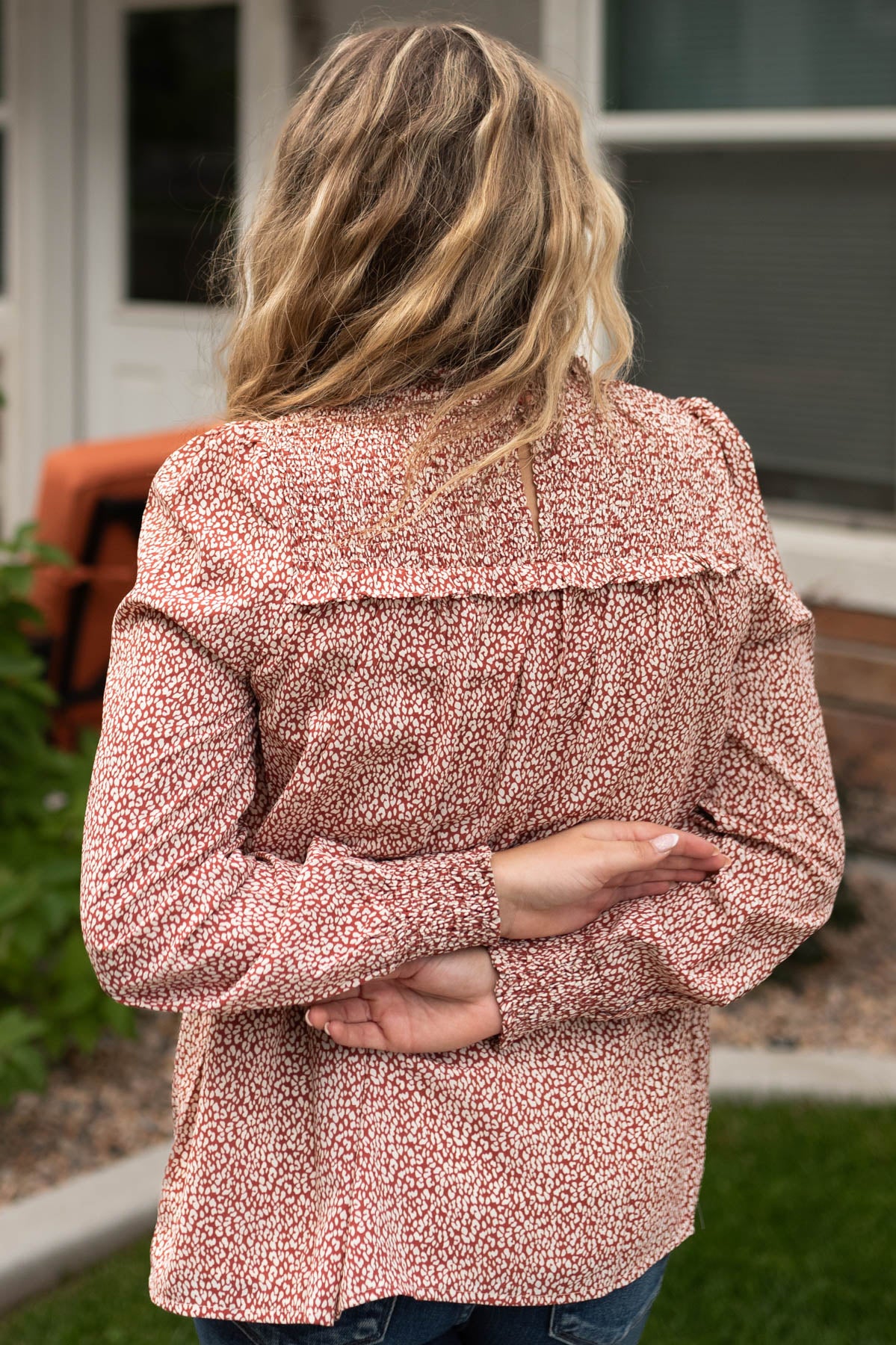 Back view of a brick cream top