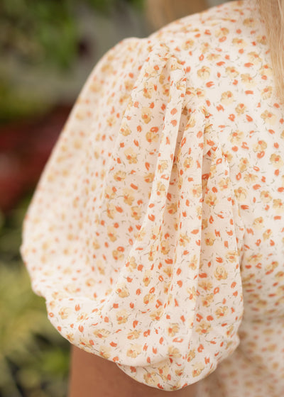 Short sleeve ivory floral top