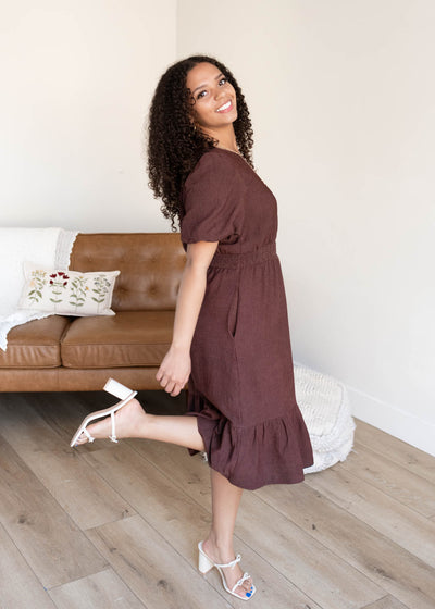 Side view of the brown textured dress