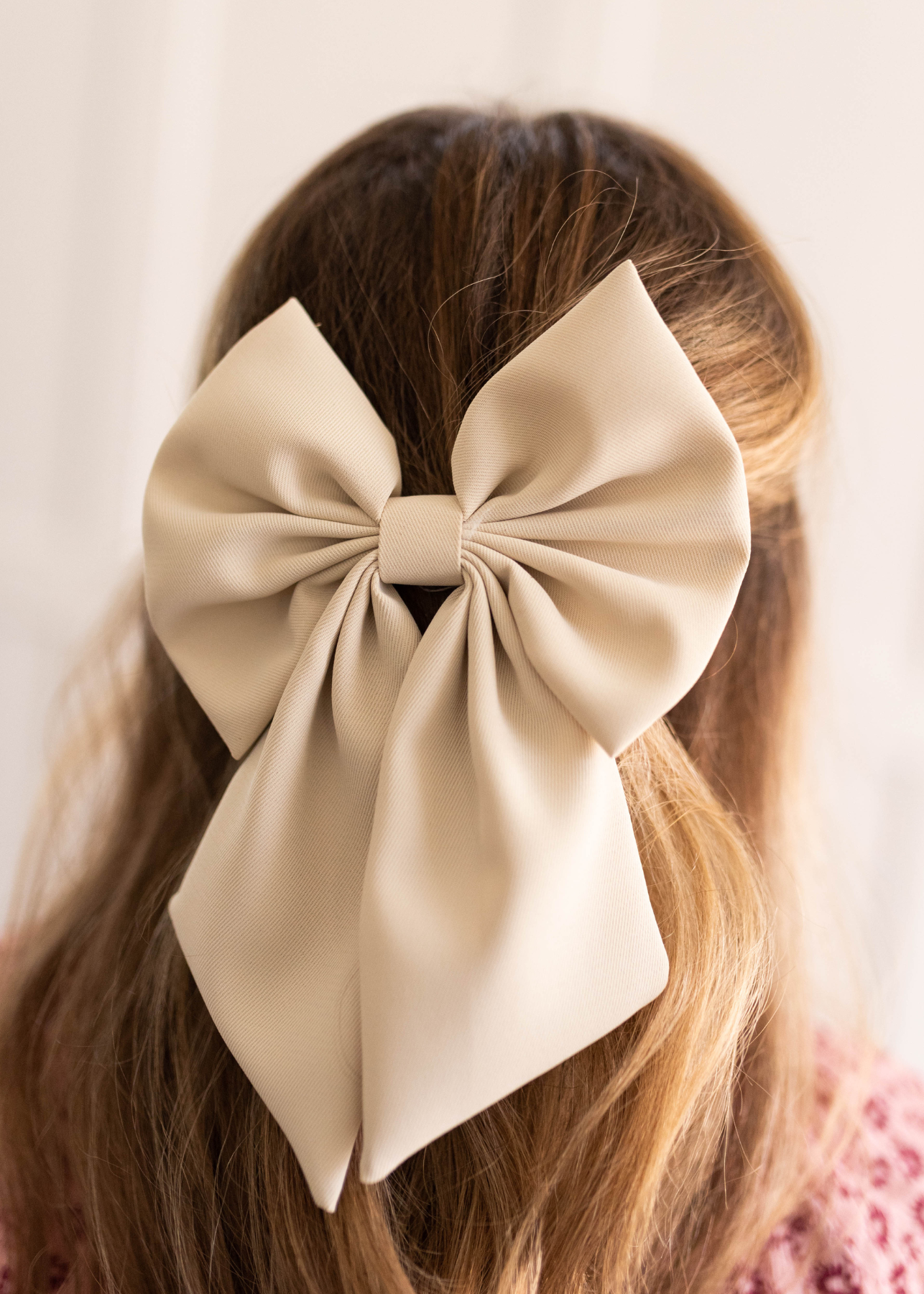 Large off white bow