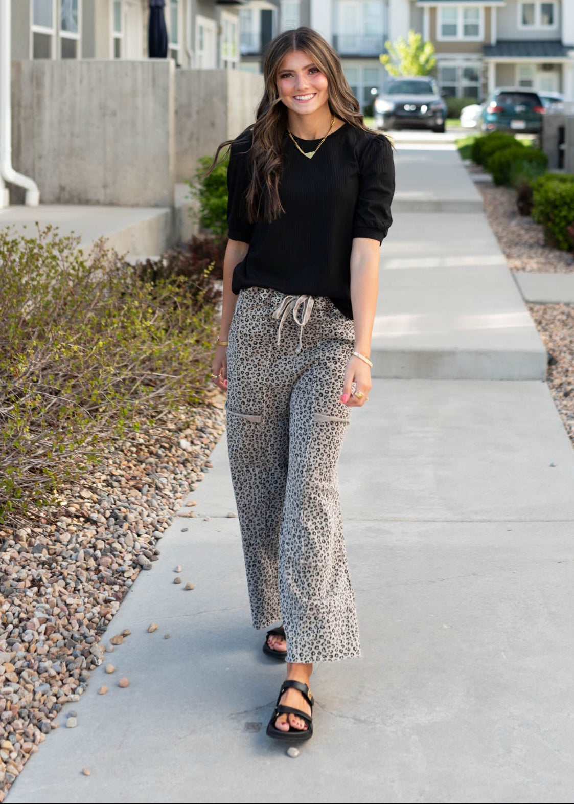 Ash brown leopard pants with front pockets