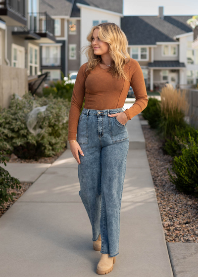Washed wide leg pants with front stitch pockets