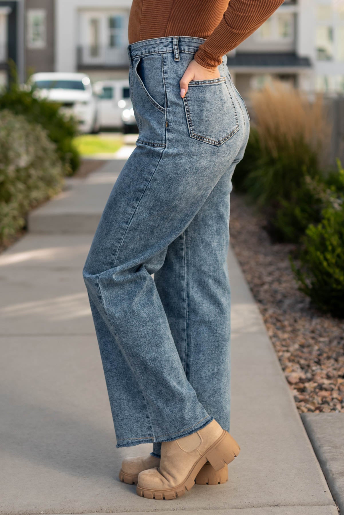 Side view of the washed wide leg pants
