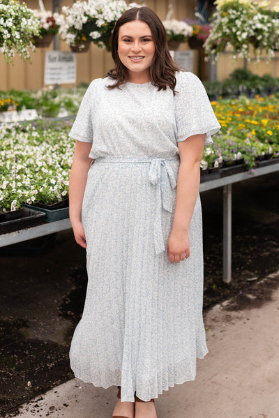 Plus size ivory blue floral pleated dress