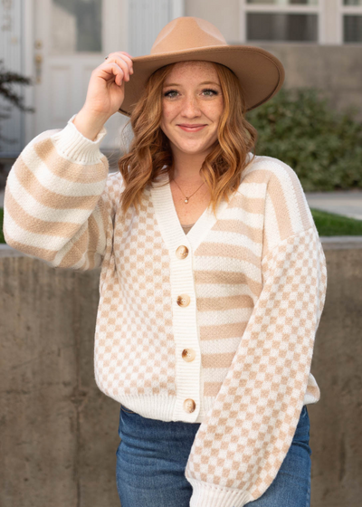Taupe cardigan with long sleeves
