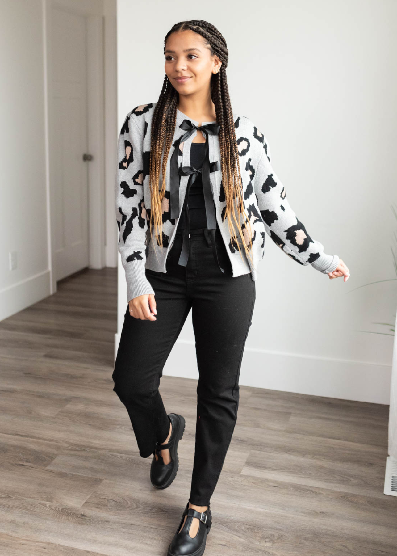 Grey leopard cardigan with long sleeves