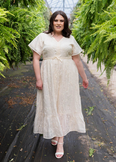 Short sleeve plus size cream embroidered flroal dress