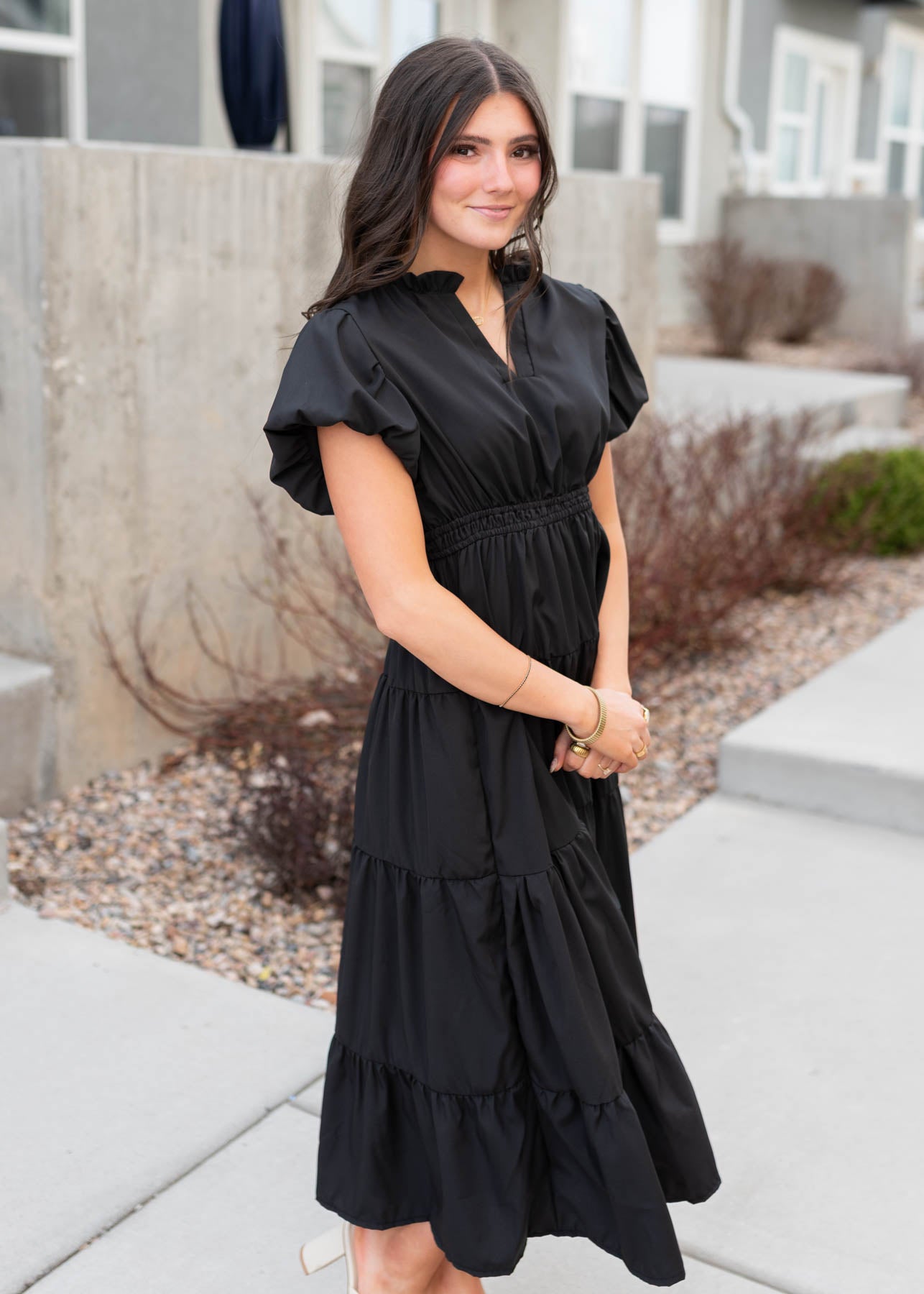 Short sleeve black puff sleeve dress