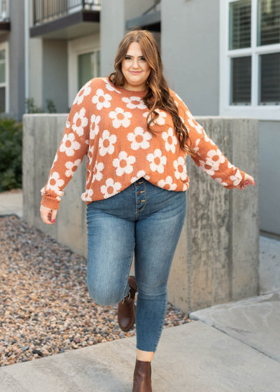 Plus size caramel sweater with daisies