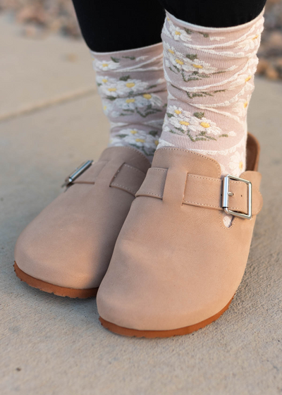 Nude clogs