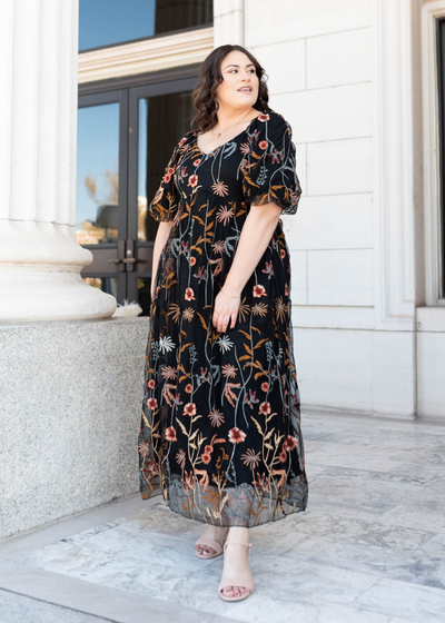Short sleeve black embroidered dress