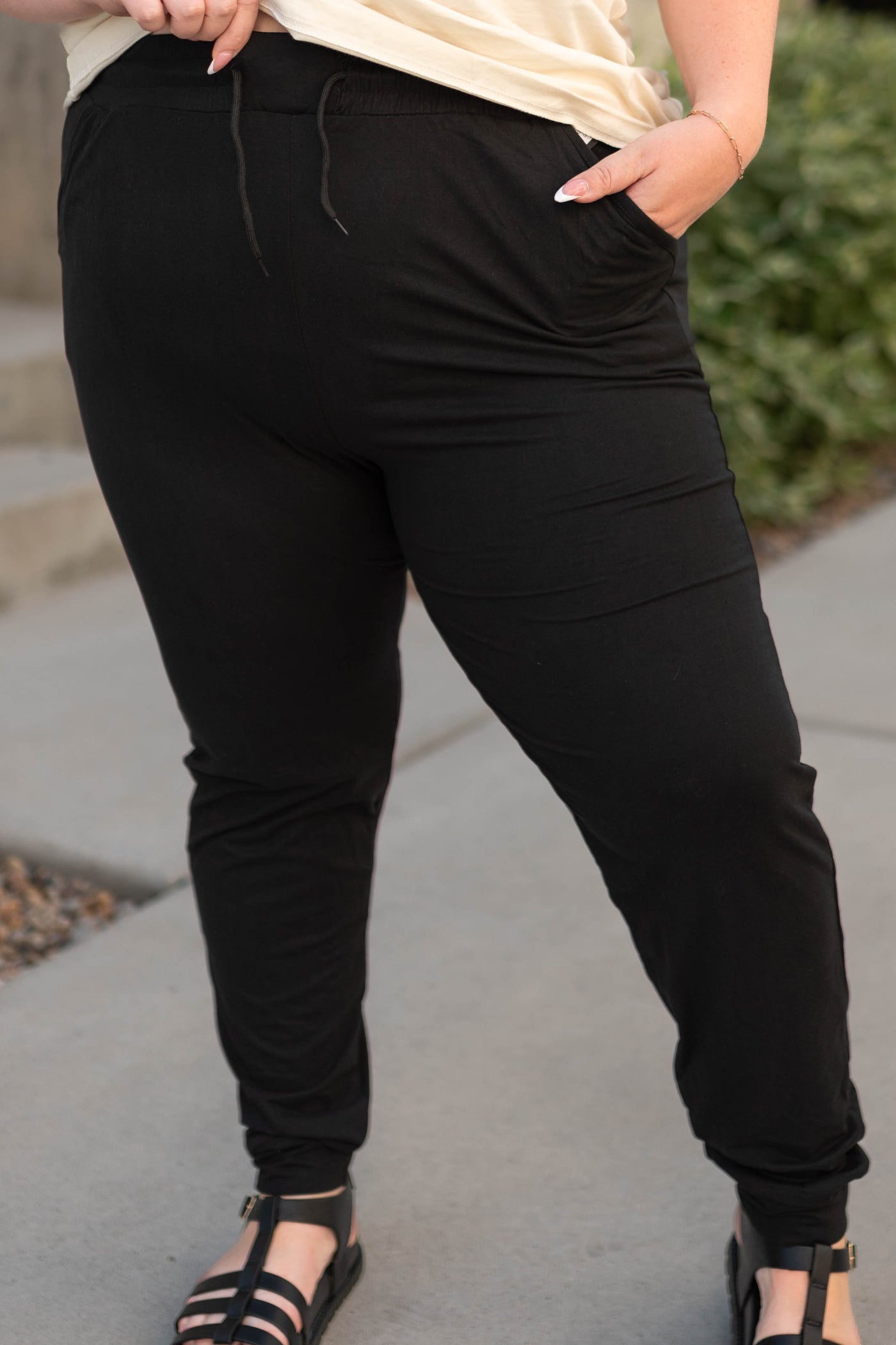 Plus size knit black joggers with pockets