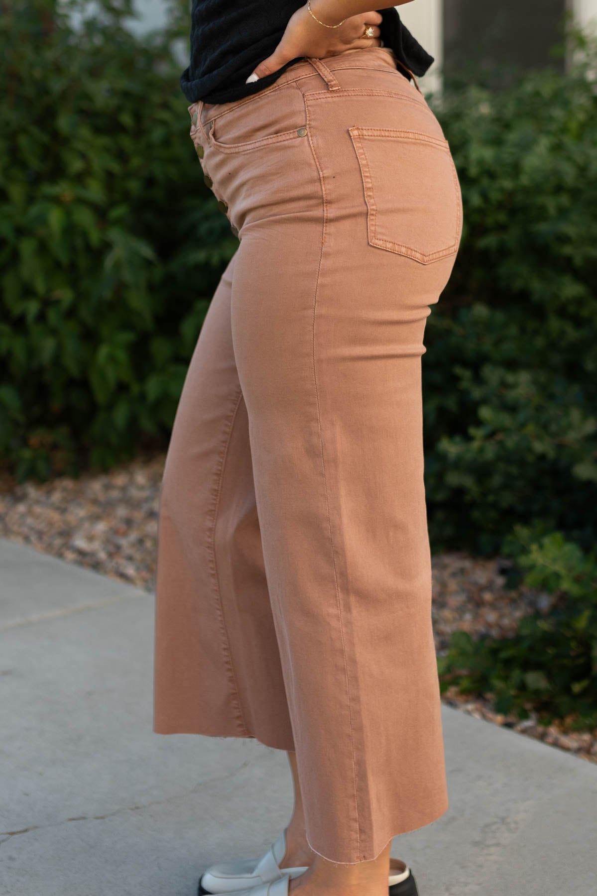 Side view of a red bean pants