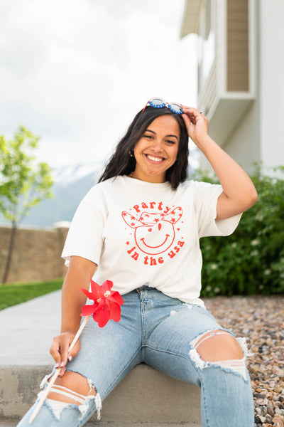 Party in the usa White graphic tee with smiley face