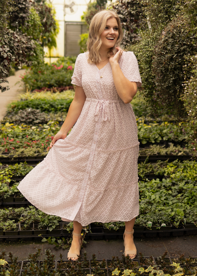 Short sleeve dusty pink dress that ties at the waist