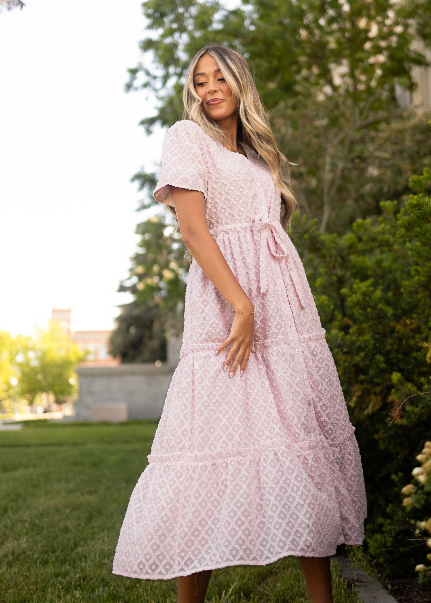 Short sleeve dusty pink dress that ties at the waist