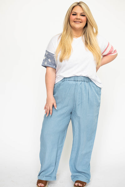 Plus size light denim pants with pockets