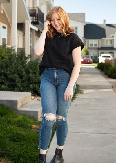 Short sleeve black top