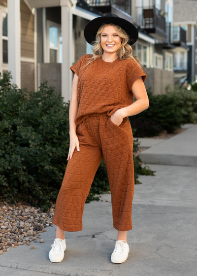 Crop quilted cinnamon pants with pockets