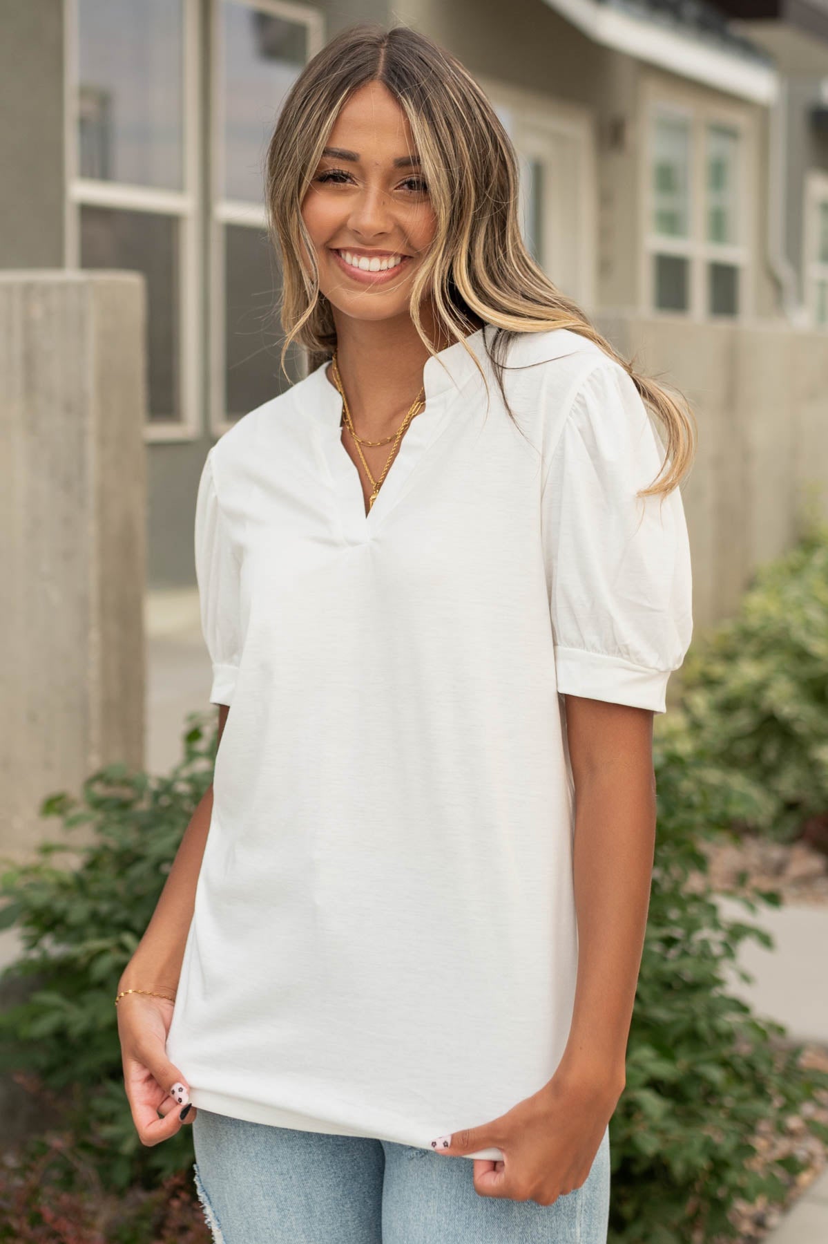 Rosa white top with v-neck opening