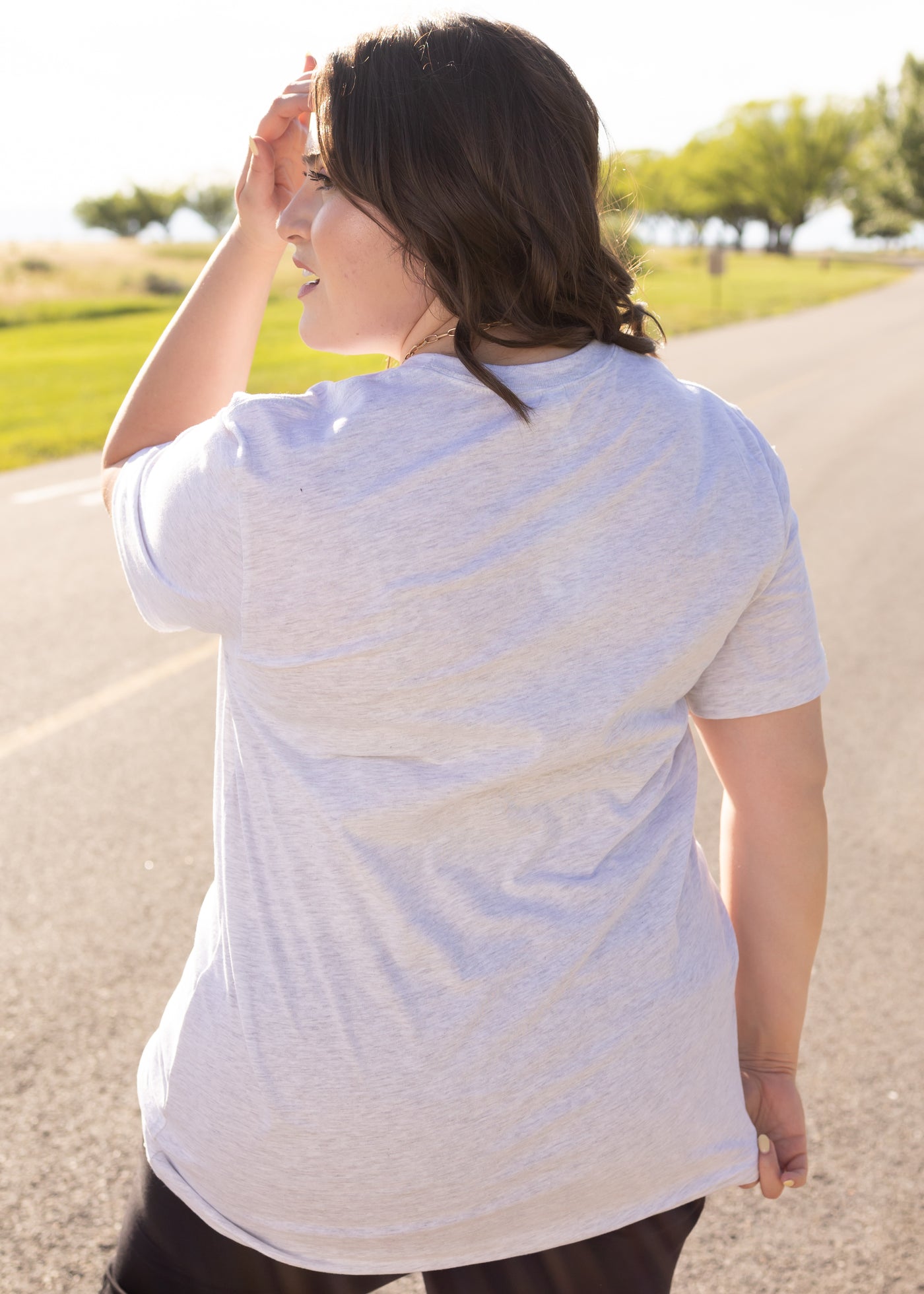 Back view of a plus size ash grey tee