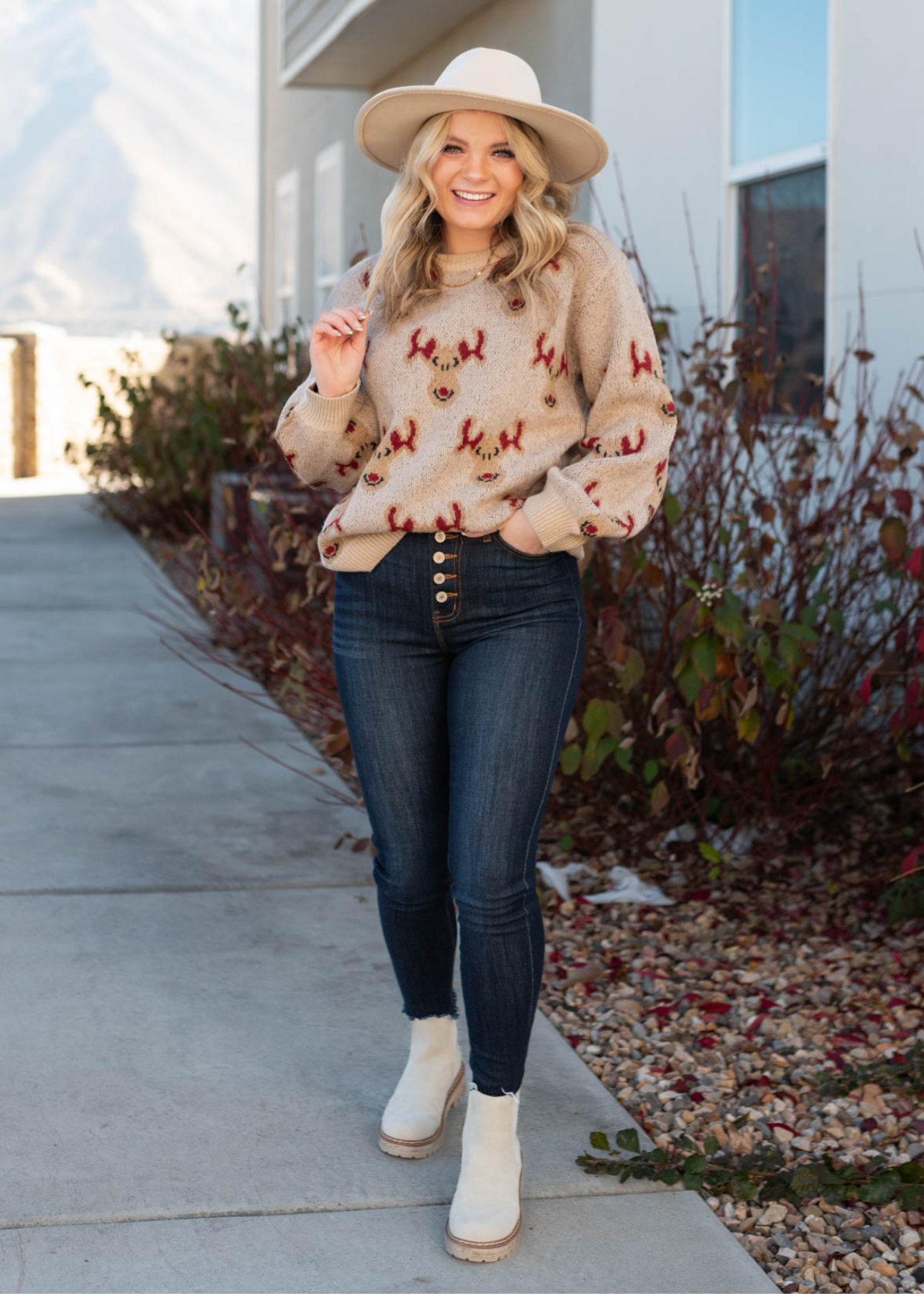 Rudolph oatmeal knit sweater