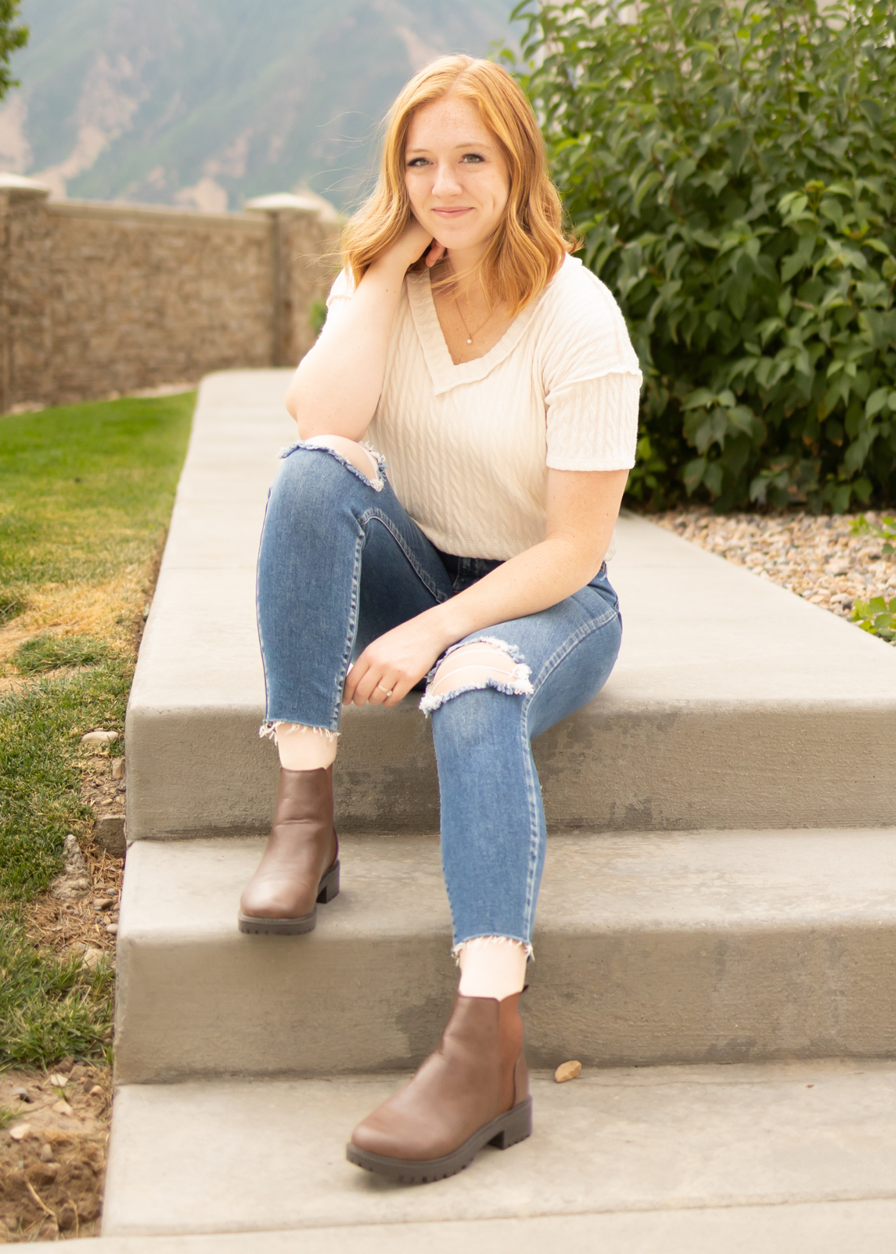 Short sleeve cream top