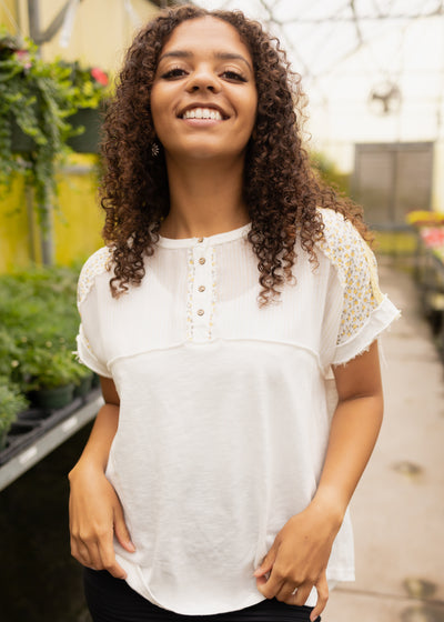 Short sleeve marigold top with 3 buttons