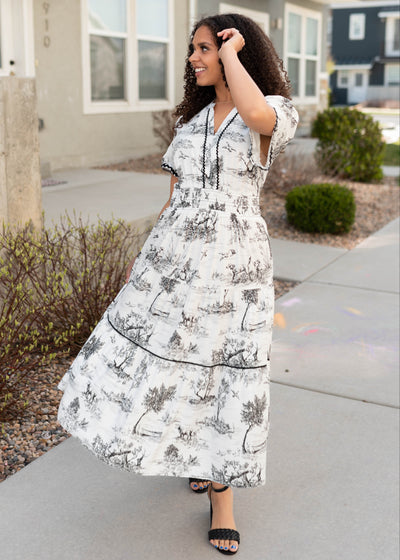 White and black print tiered dress