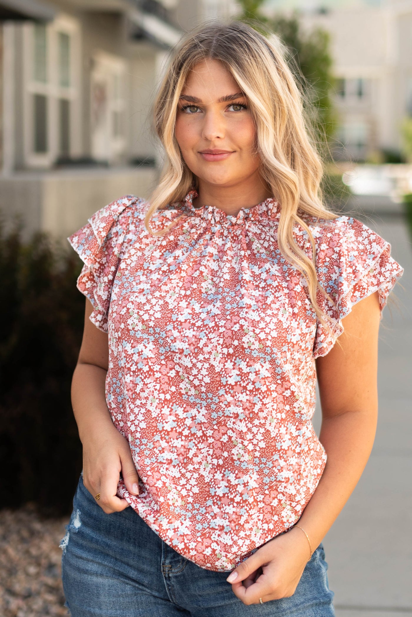 Brick floral top with ruffle sleeves