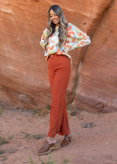 Rust corduroy pants with pockets