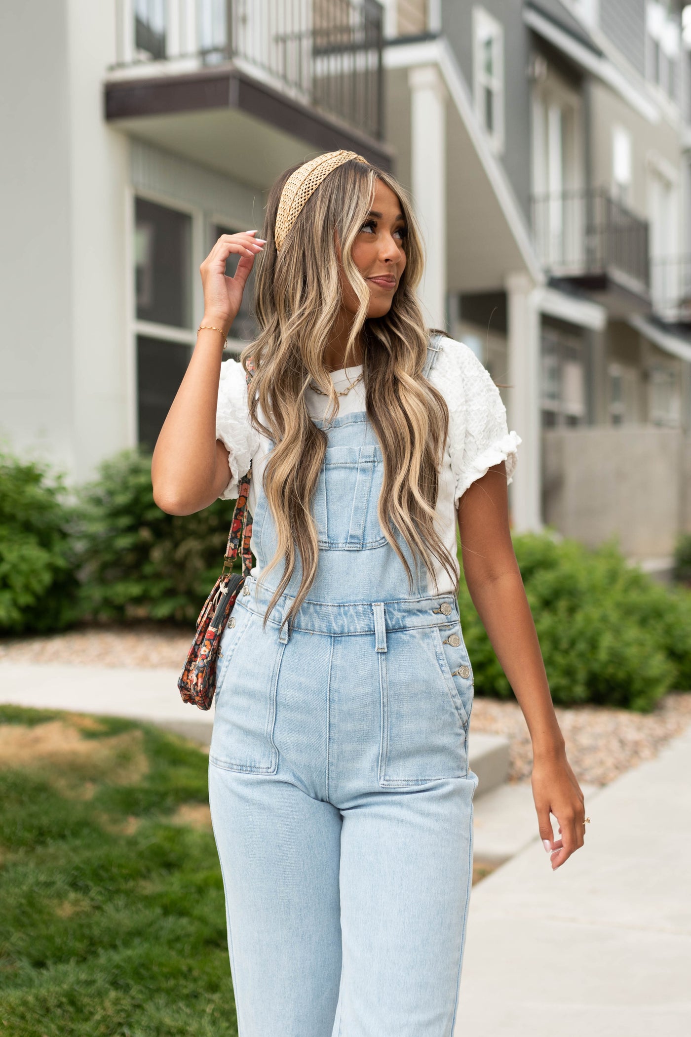 Light overalls with wide leg