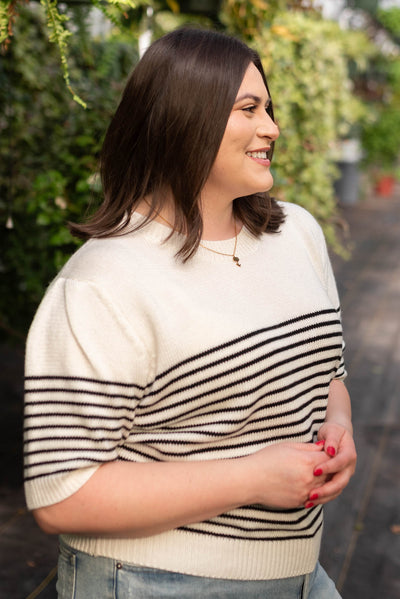 Short sleeve plus size white stripe sweater